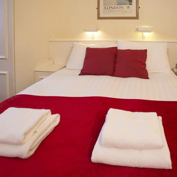 Arran-Quad-Room-04