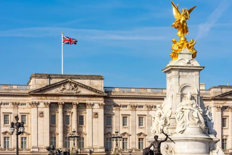 How to Spend a Day Exploring London's Royal Landmarks