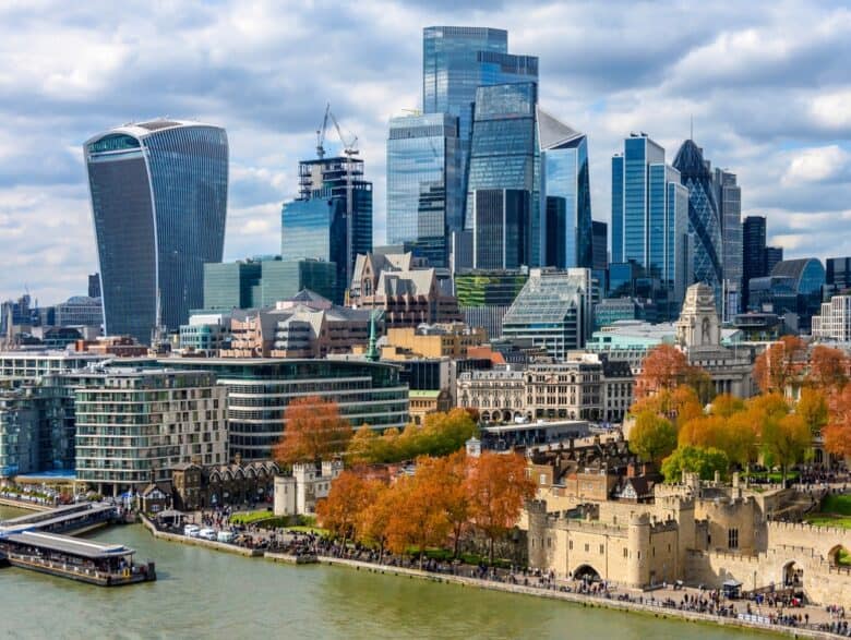 What’s The Best Hotel Near London Business Districts?
