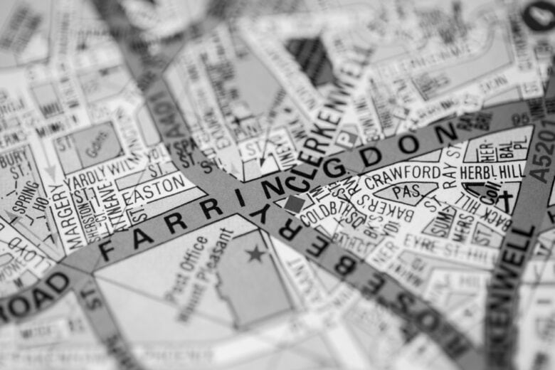 Where Can I Stay Near Farringdon For Work Trips?