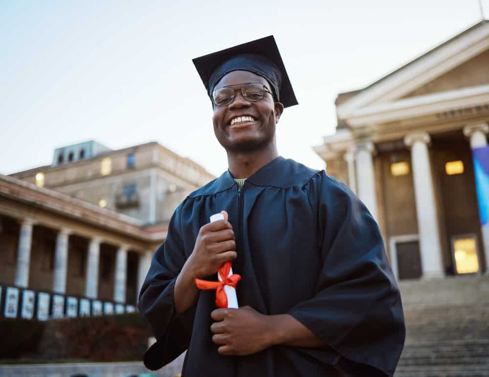 Top Spots for Graduation Photos Around London