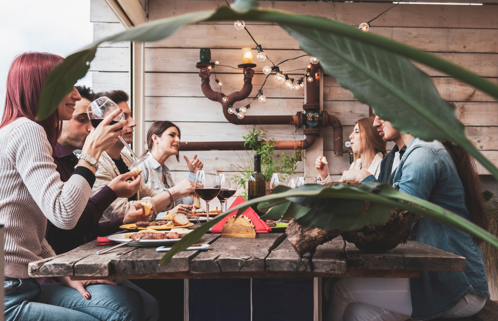 What Are the Top Restaurants Near Great St Helen Hotel?
